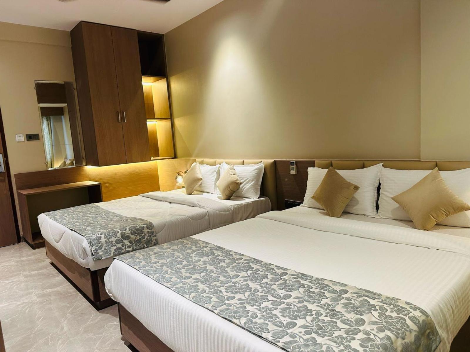 The Falcon Inn Мумбаї Екстер'єр фото